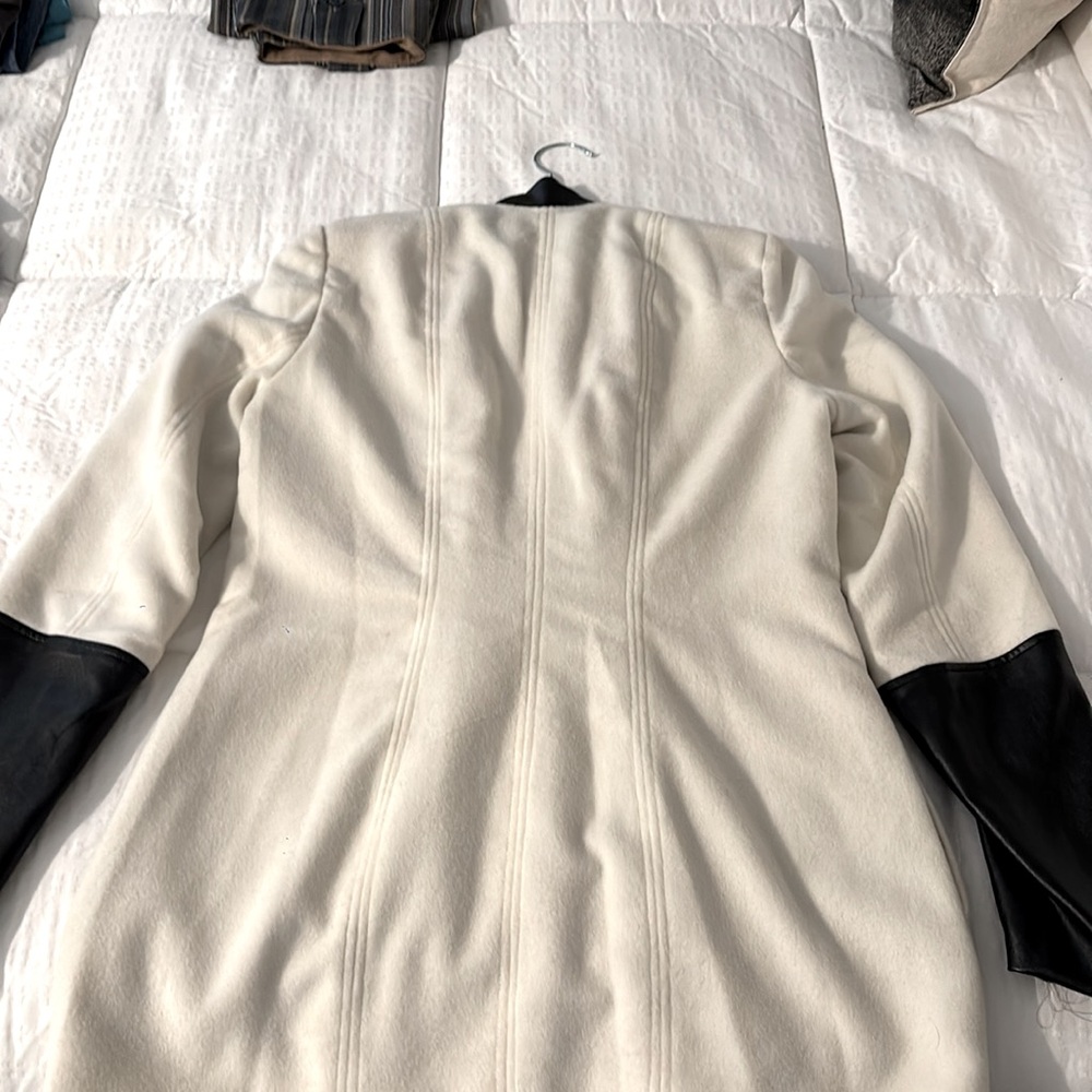 Button down jacket - Picture 3 of 6